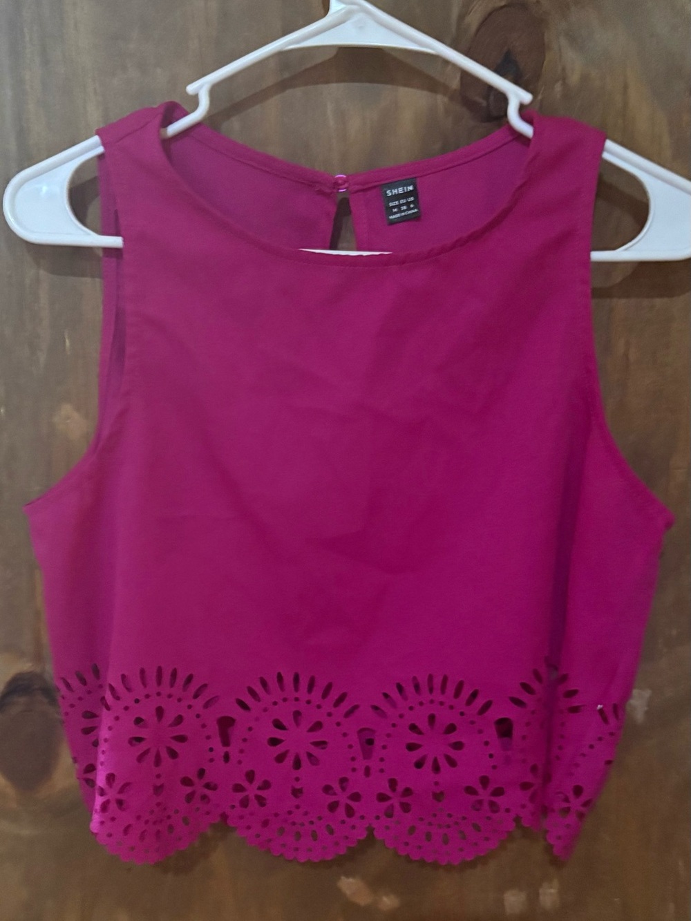 SHEIN LUNE Laser Cut Scallop Trim Keyhole Back Tank Top M
